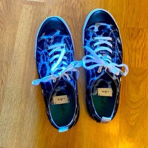 Men’s Size 11 a-lo-hi blue cheetah pattern shoes